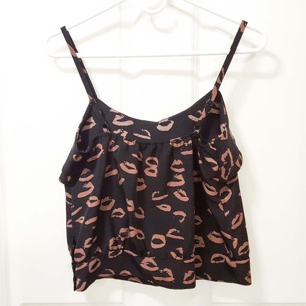 Audrey 3+1 Black and Gold Kiss Lips Top - Picture 2 of 5